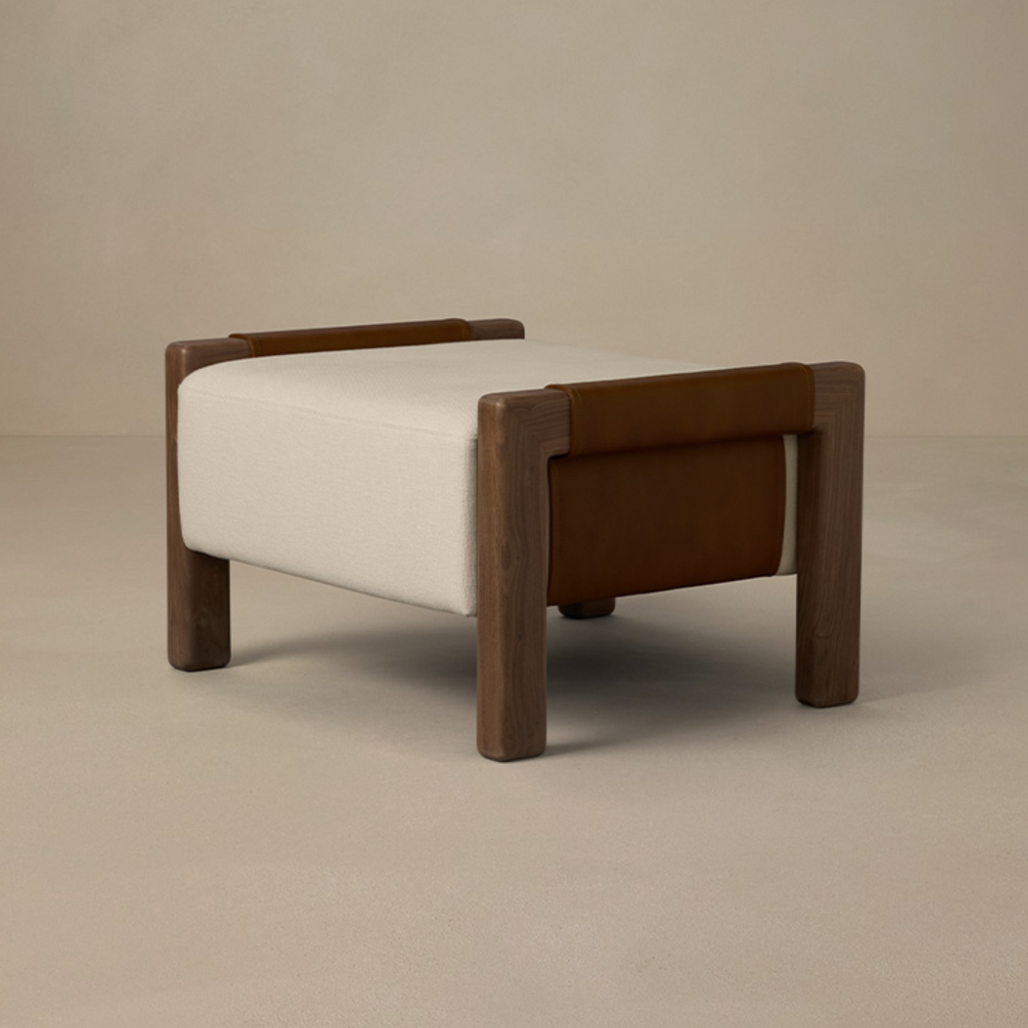 ARTICOLO | SADDLE OTTOMAN