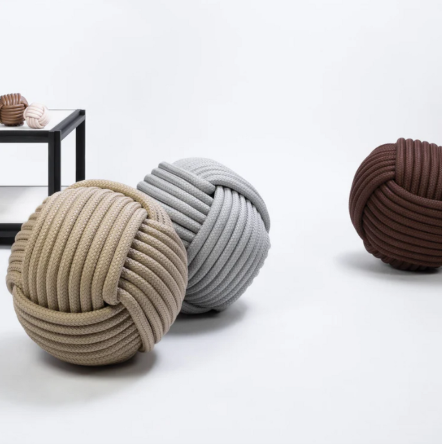 GIOBAGNARA | NODO COTTON POUF | $ 4,190.00