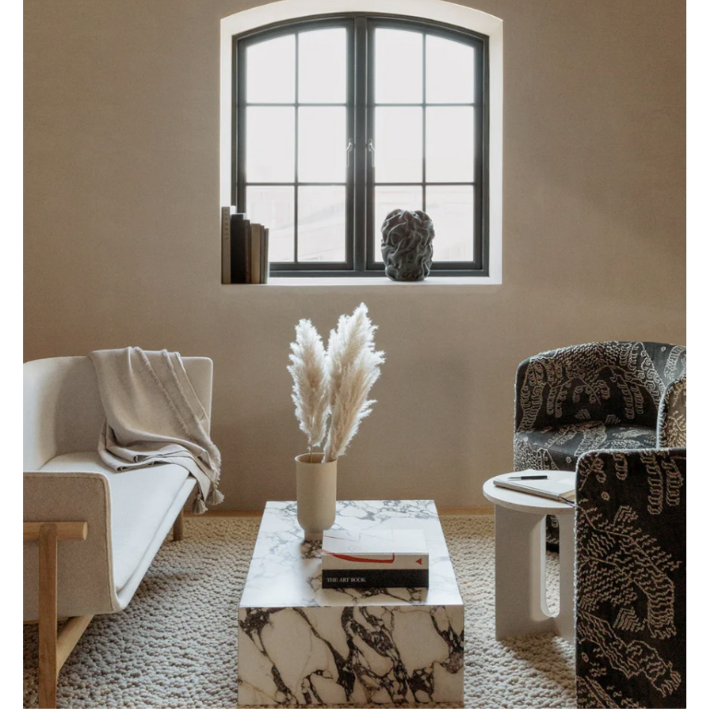 MARBLE PLINTH LOW | $ 2,515.00 - $ 3,035.00