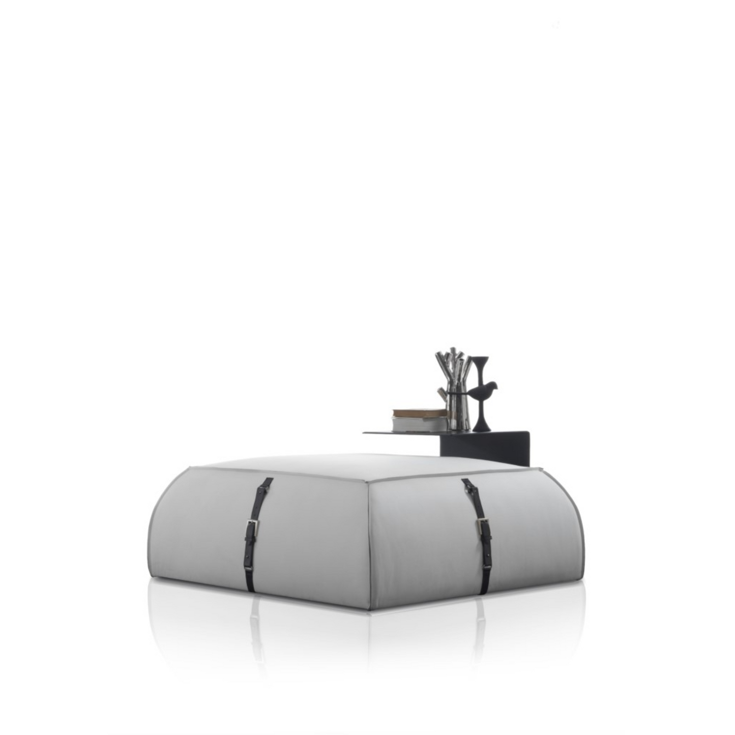 VIALARGA POUF | $4,481.00 - $7,776.00