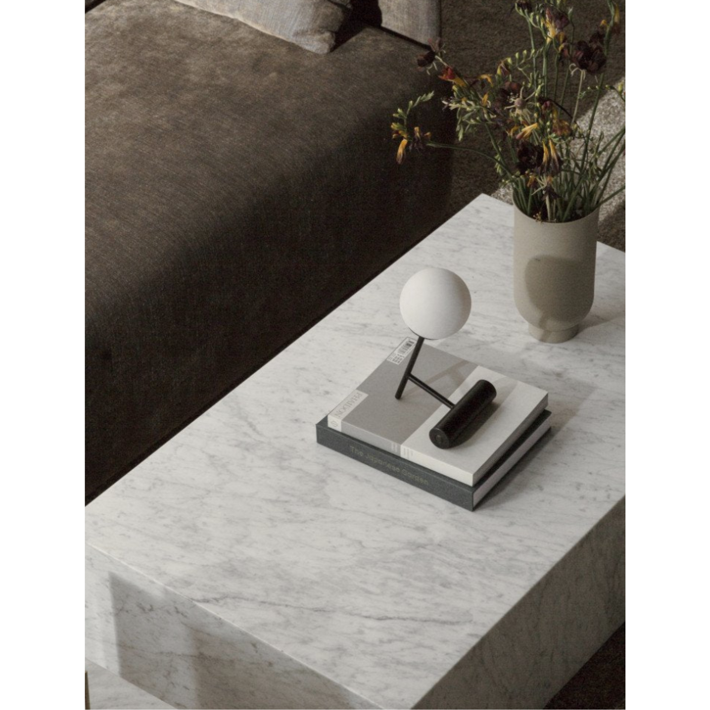 MARBLE PLINTH LOW | $ 2,515.00 - $ 3,035.00