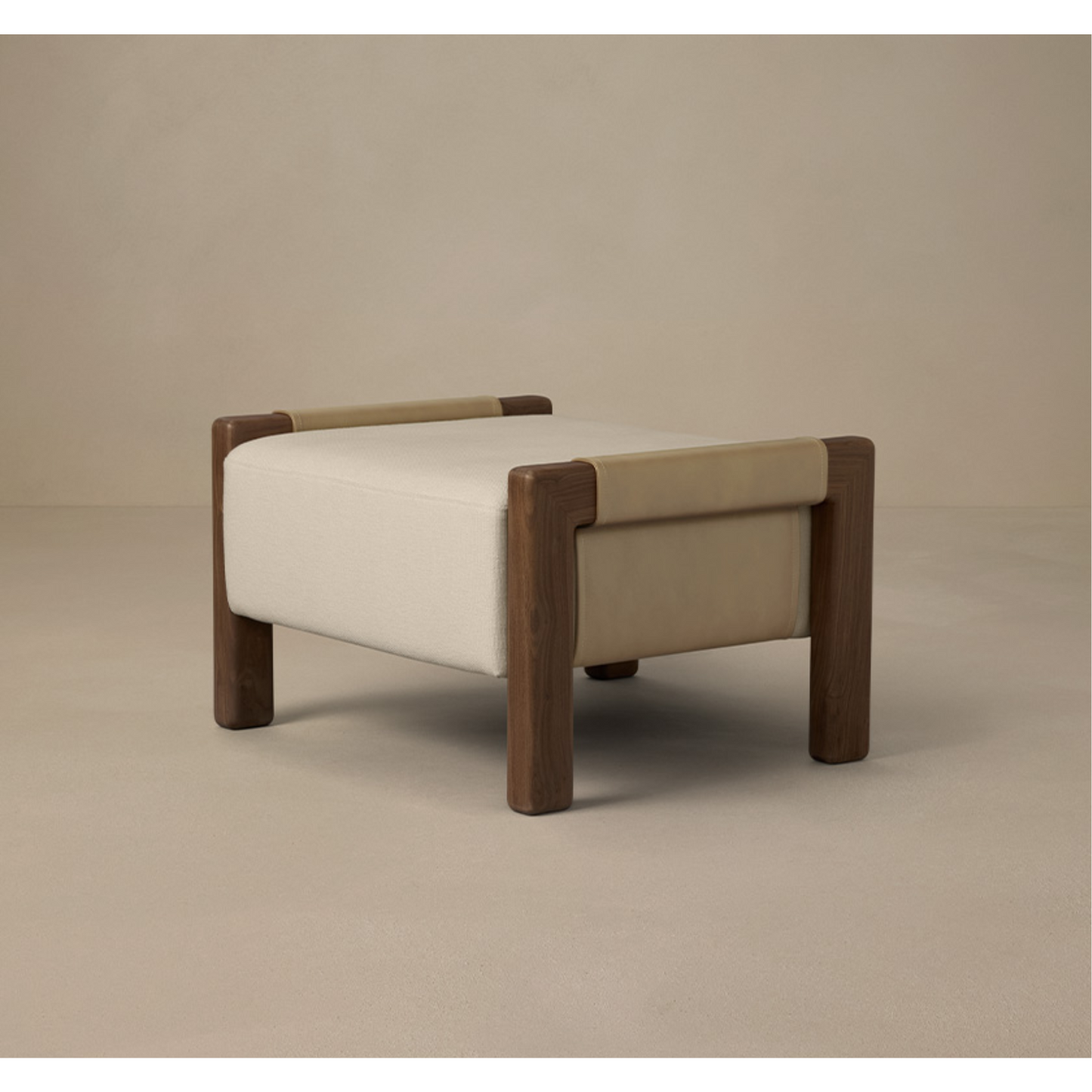 ARTICOLO | SADDLE OTTOMAN