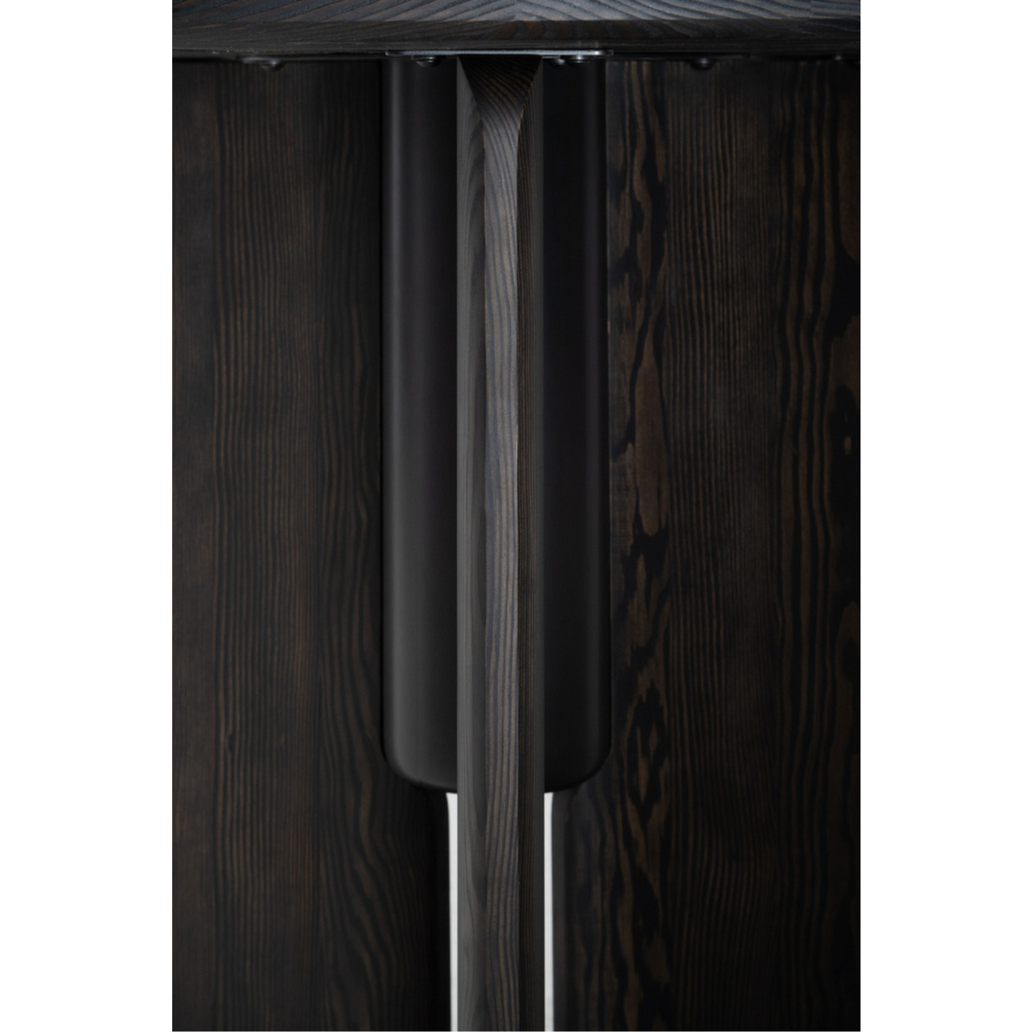 FAIFO ROUND DINING TABLE | $10,098.00 - $13,215.00