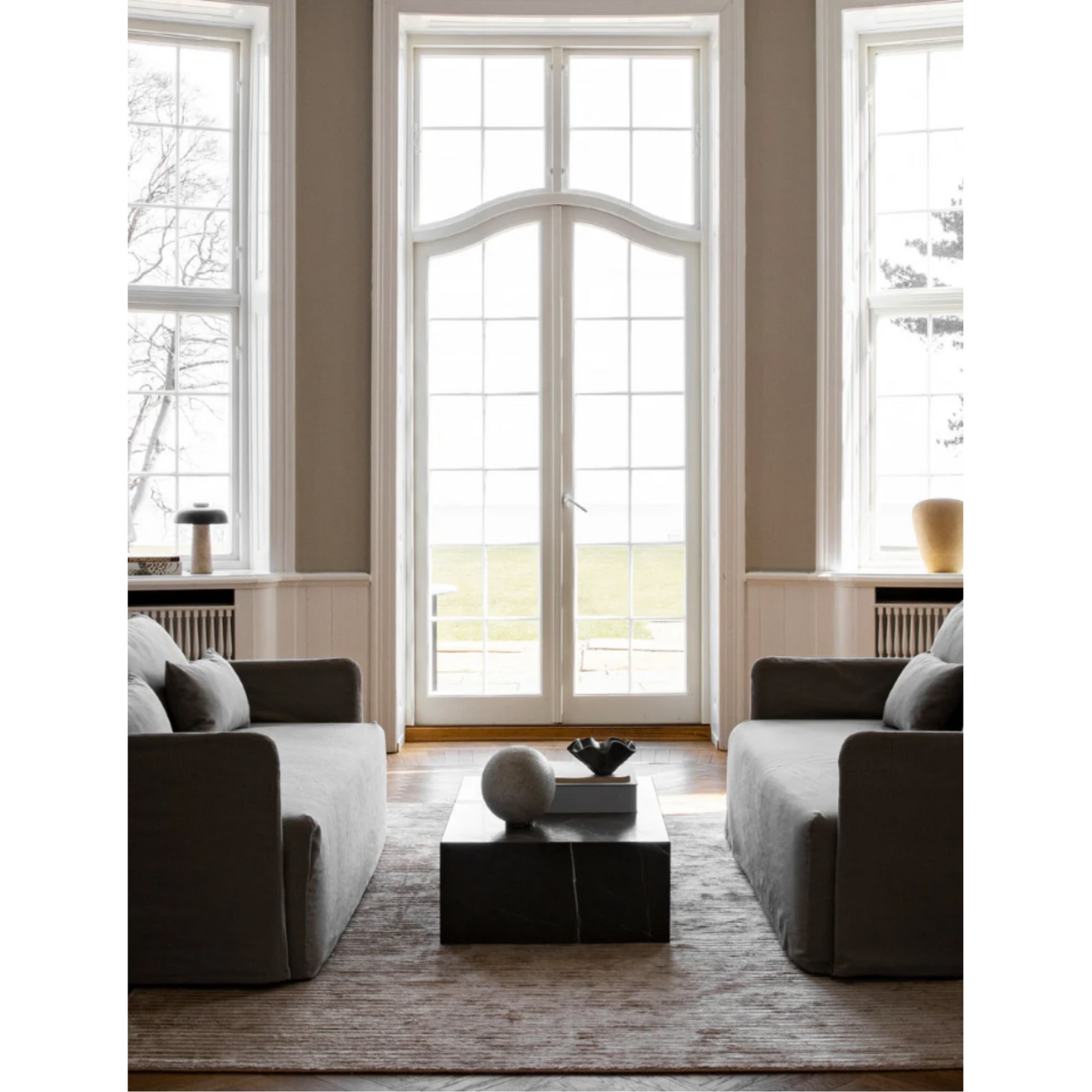 MARBLE PLINTH LOW | $ 2,515.00 - $ 3,035.00