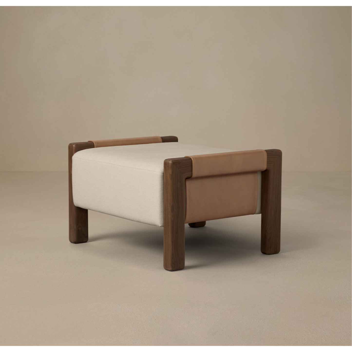 ARTICOLO | SADDLE OTTOMAN