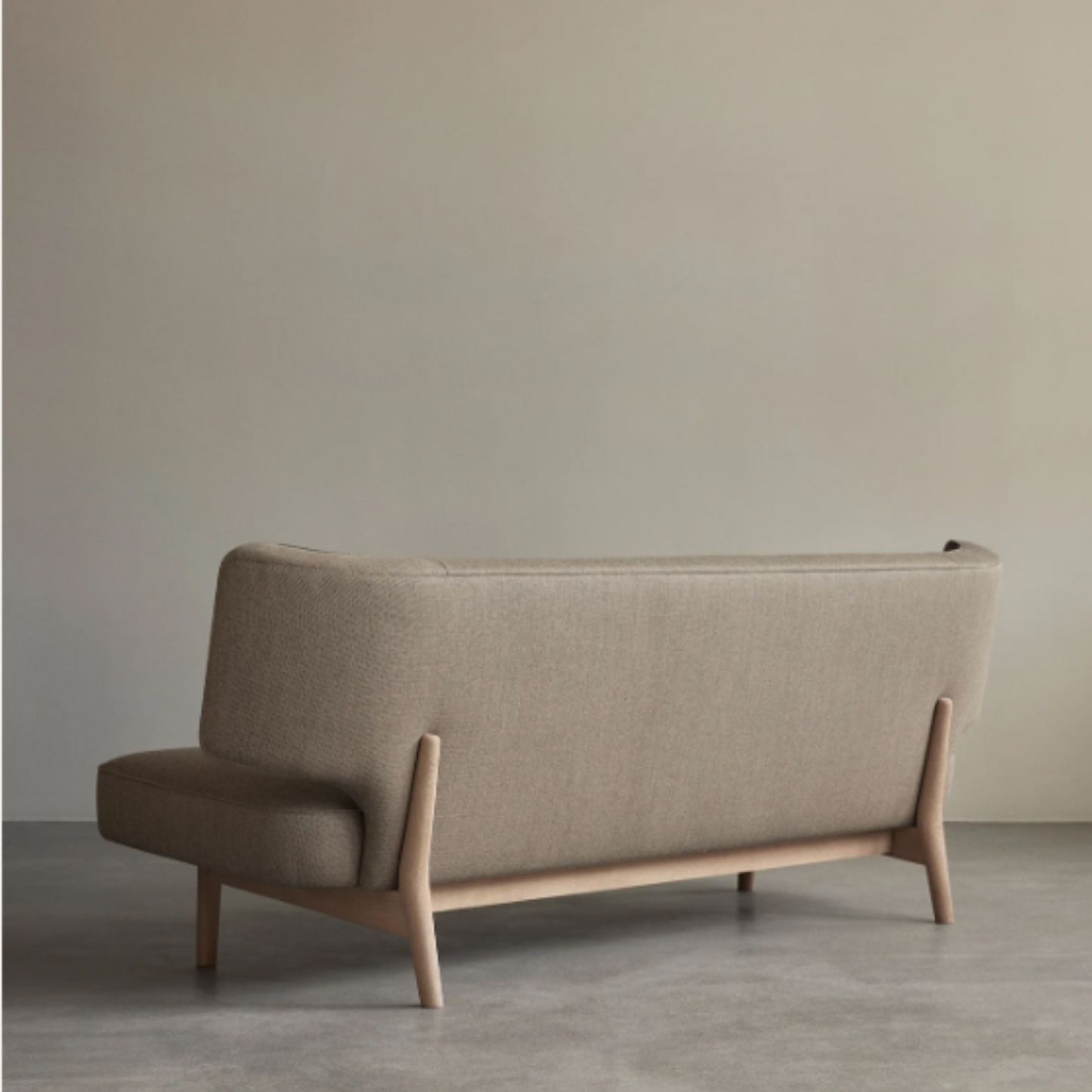 ODA LOUNGE CHAIR I $8,620.00 - $9,960.00