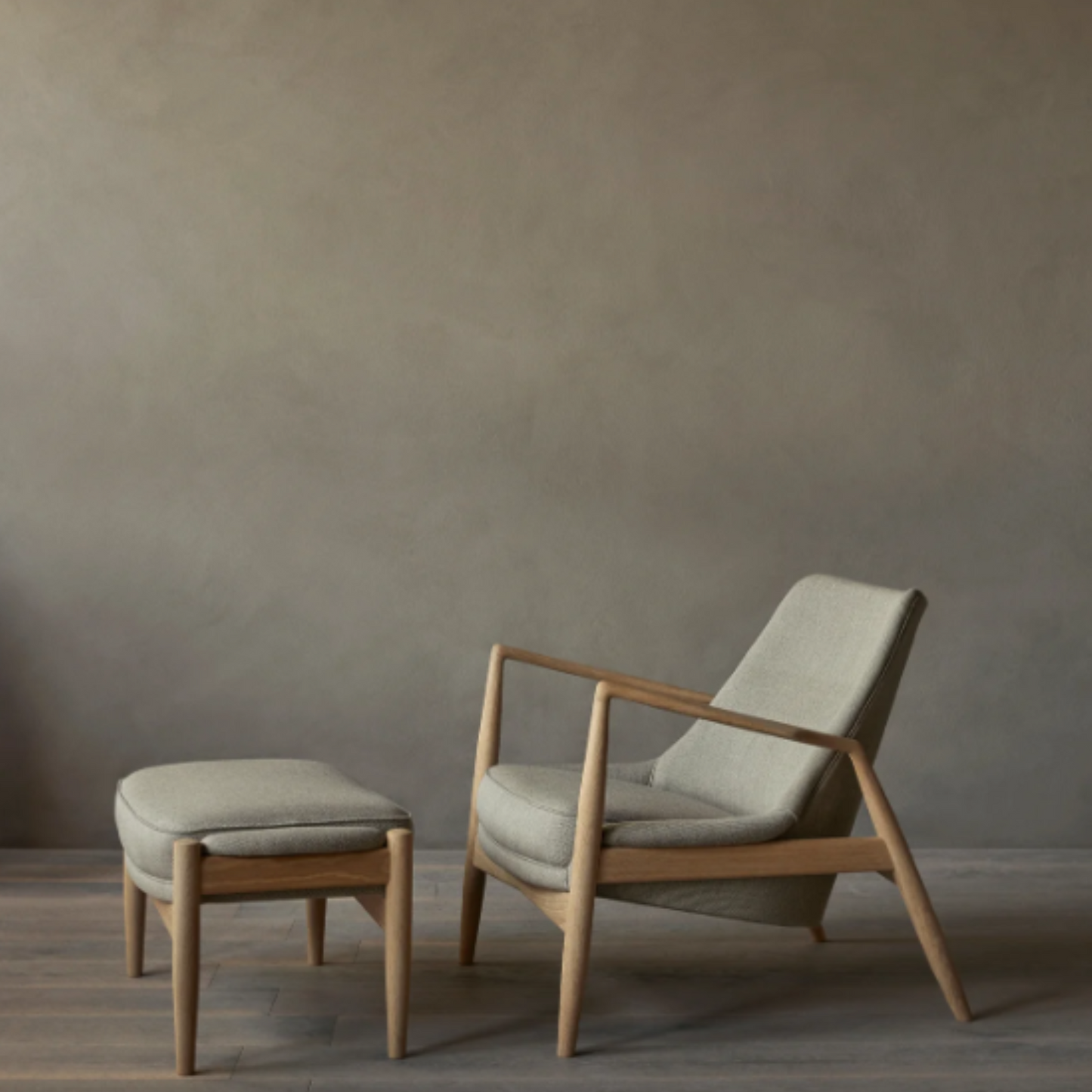 THE SEAL LOUNGE CHAIR I $7,070.00 - $8,220.00