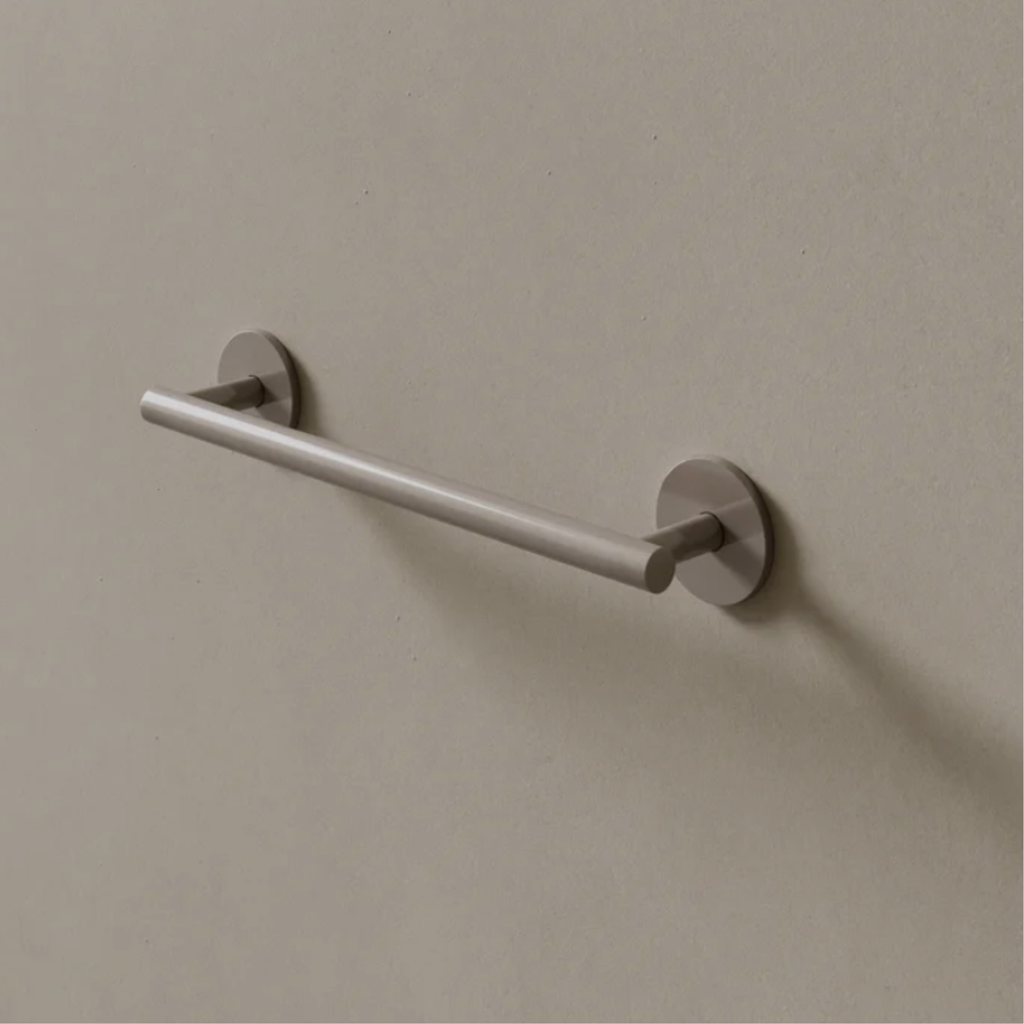 ELEMENTO BATH | 16" STRAIGHT TOWEL ROD | $309.65 - $375.96