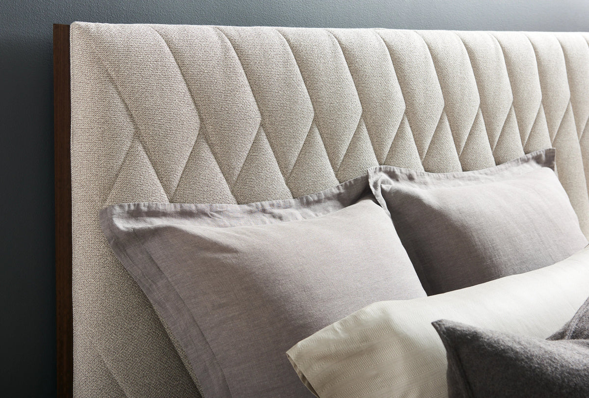 CARACOLE | Moderne Bed - Queen | $3,425.00