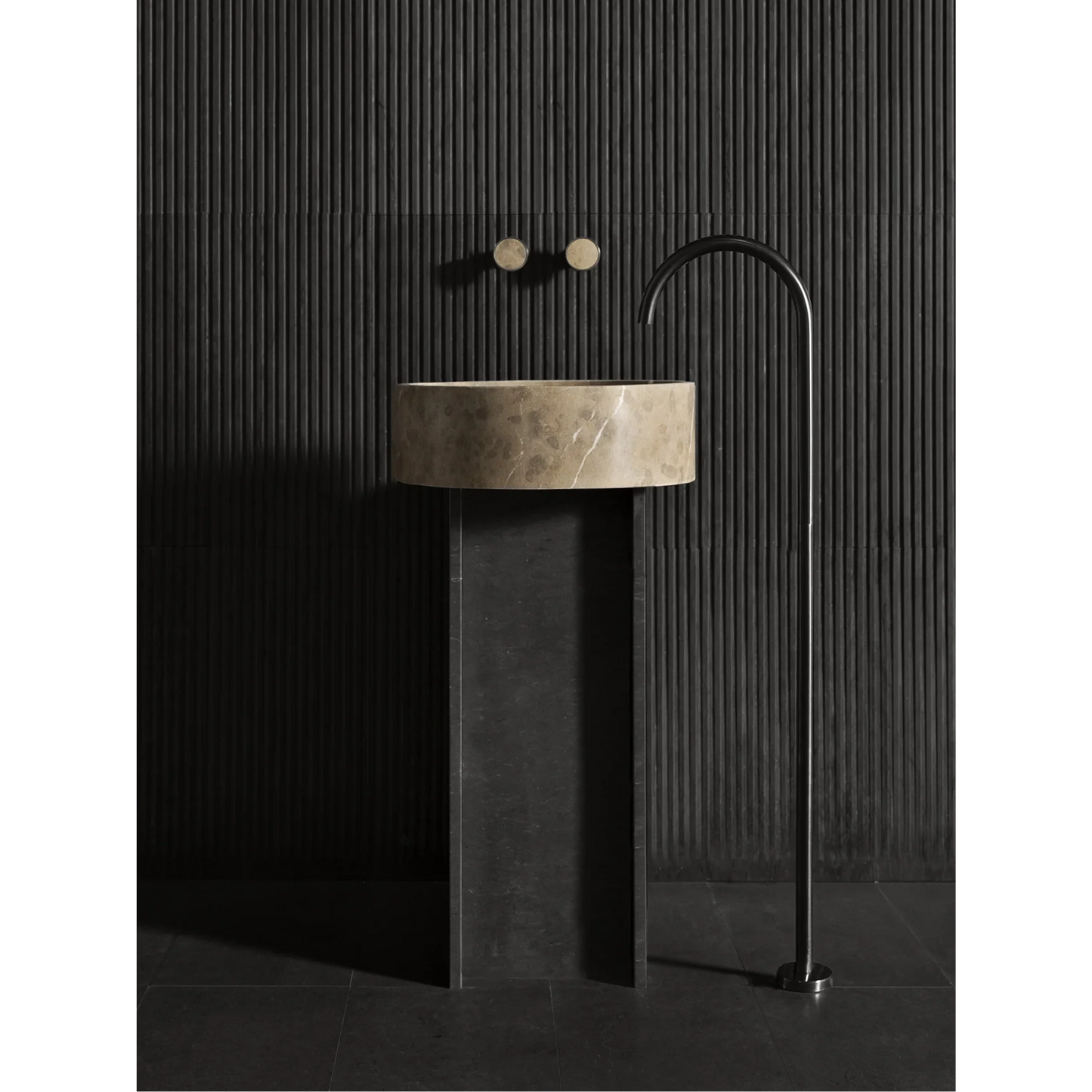 LUCE DI CARRARA | BOLD FREE STANDING FACET | $2,050.45