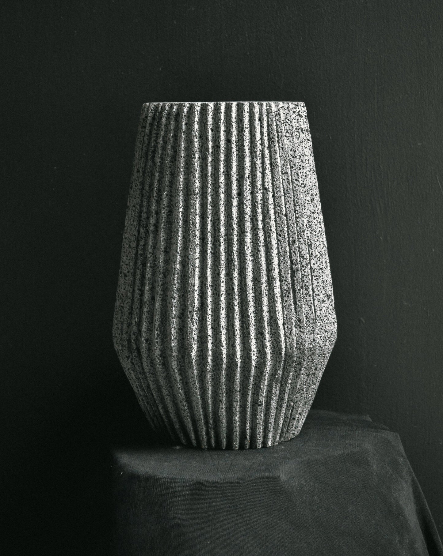 AYRES - MAYAPAN VASE