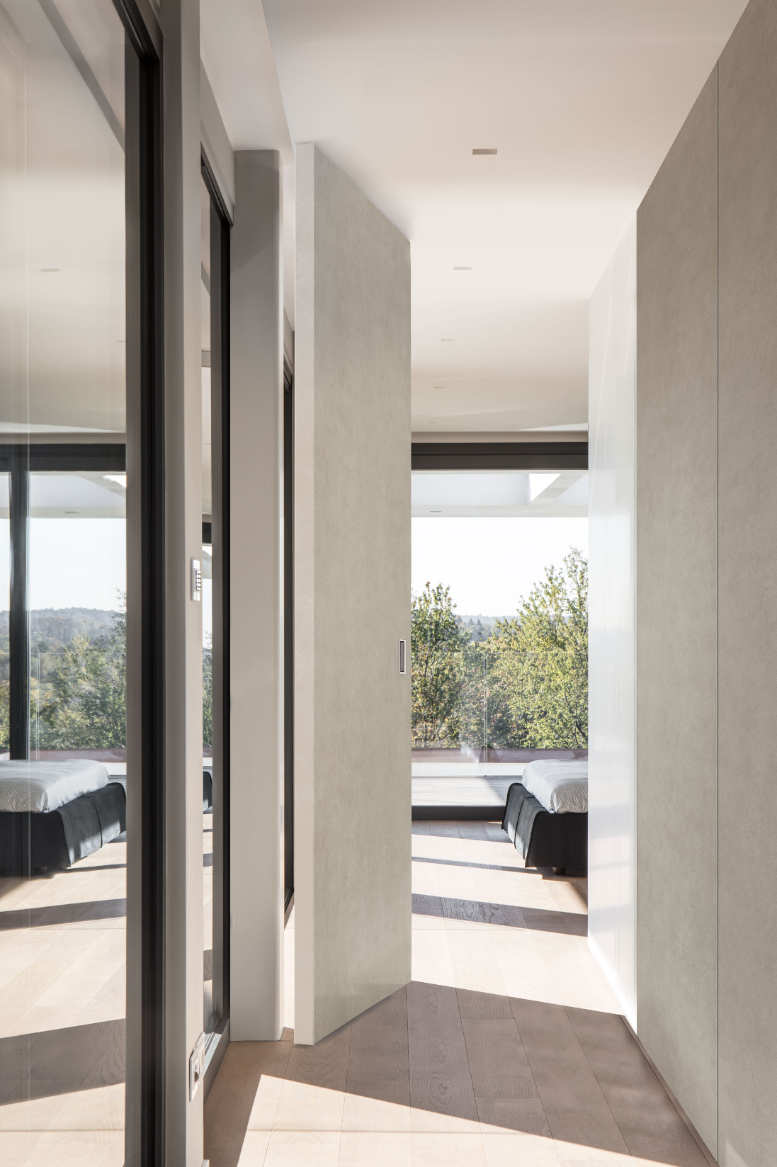 VPIVOT | DOOR BY VIVA PORTE