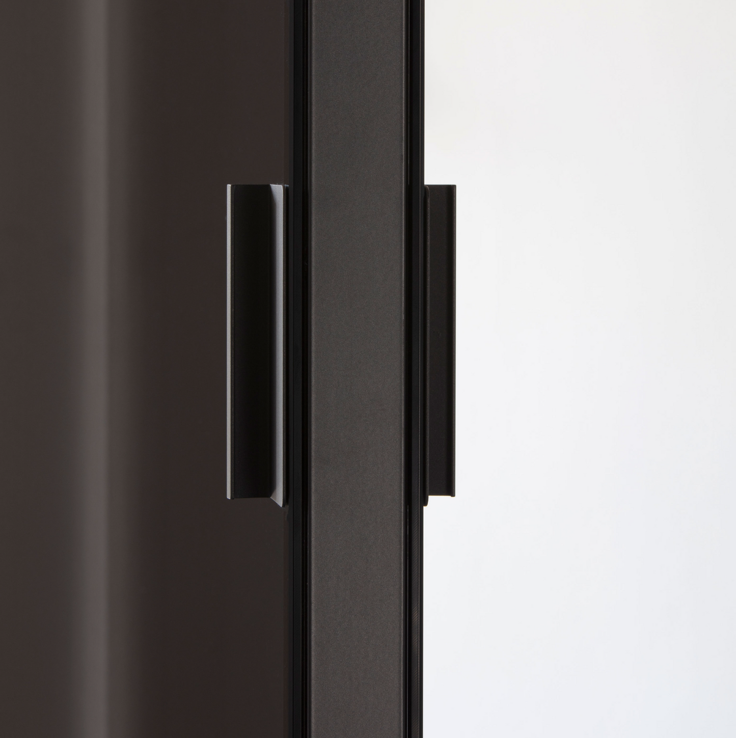 COMO PIVOT | DOOR BY VIVA PORTE