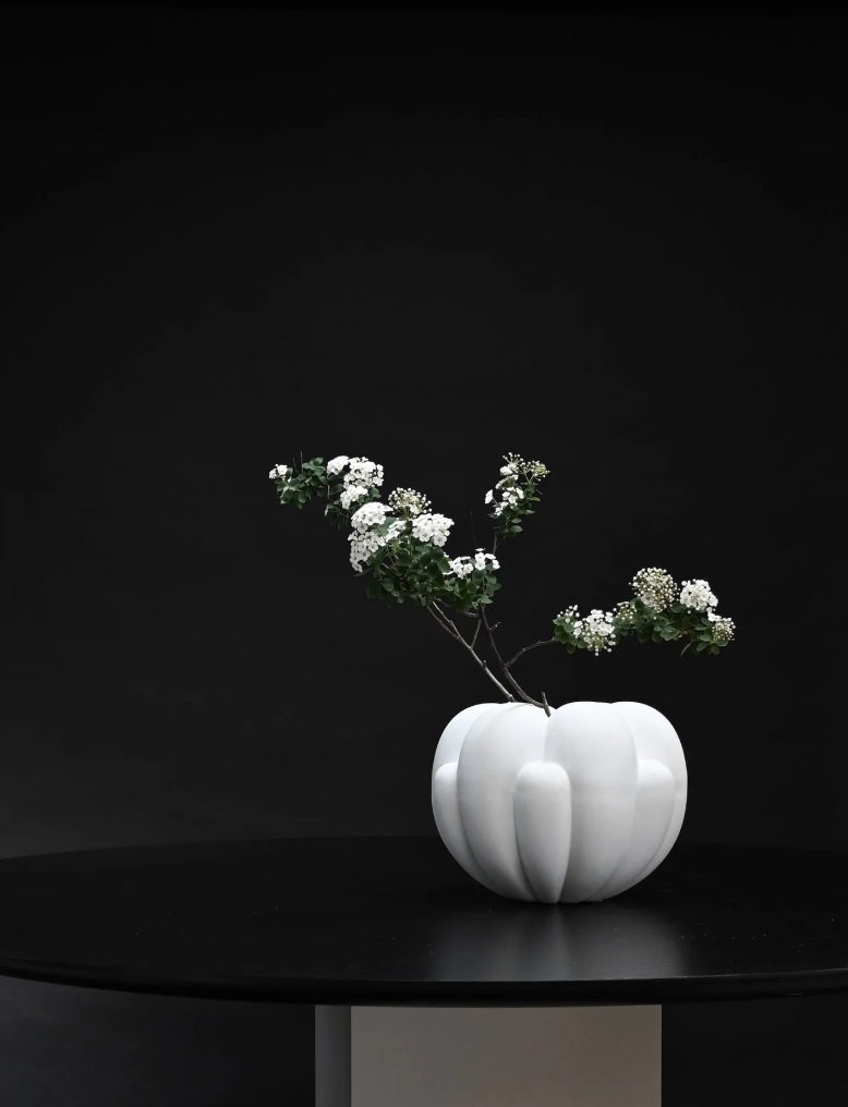 101 COPENHAGEN I BLOOM VASE, PETIT I $145.00