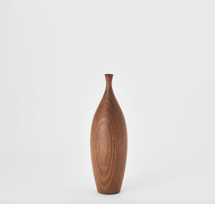 IWATA | LINEA VASE | $550.00 - $700.00