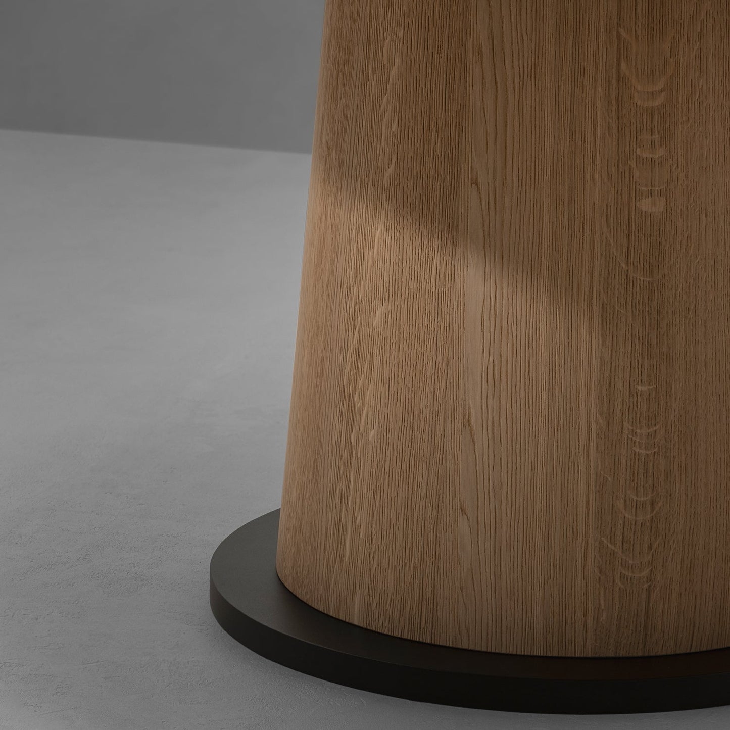 VAN ROSSUM | KOPS DINING TABLE ROUND | $16,478.00