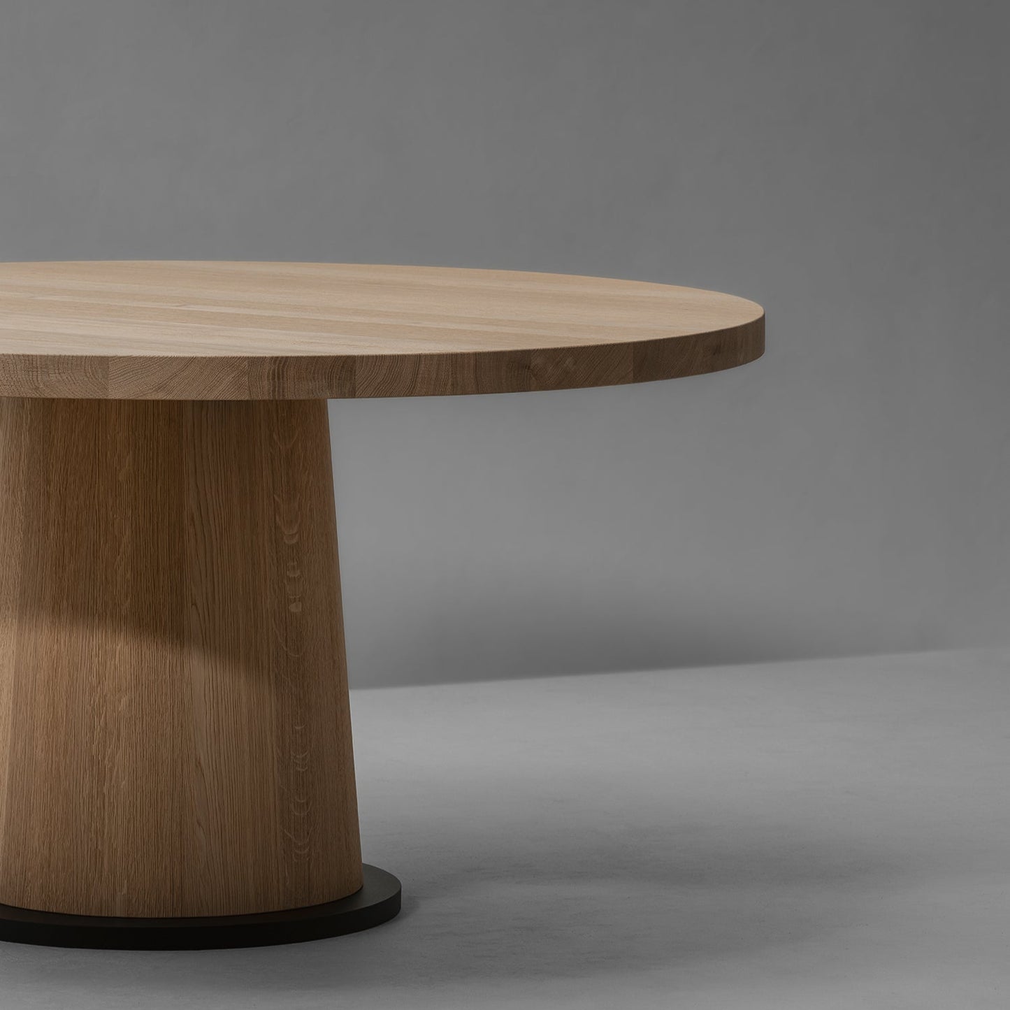 VAN ROSSUM | KOPS DINING TABLE ROUND | $16,478.00