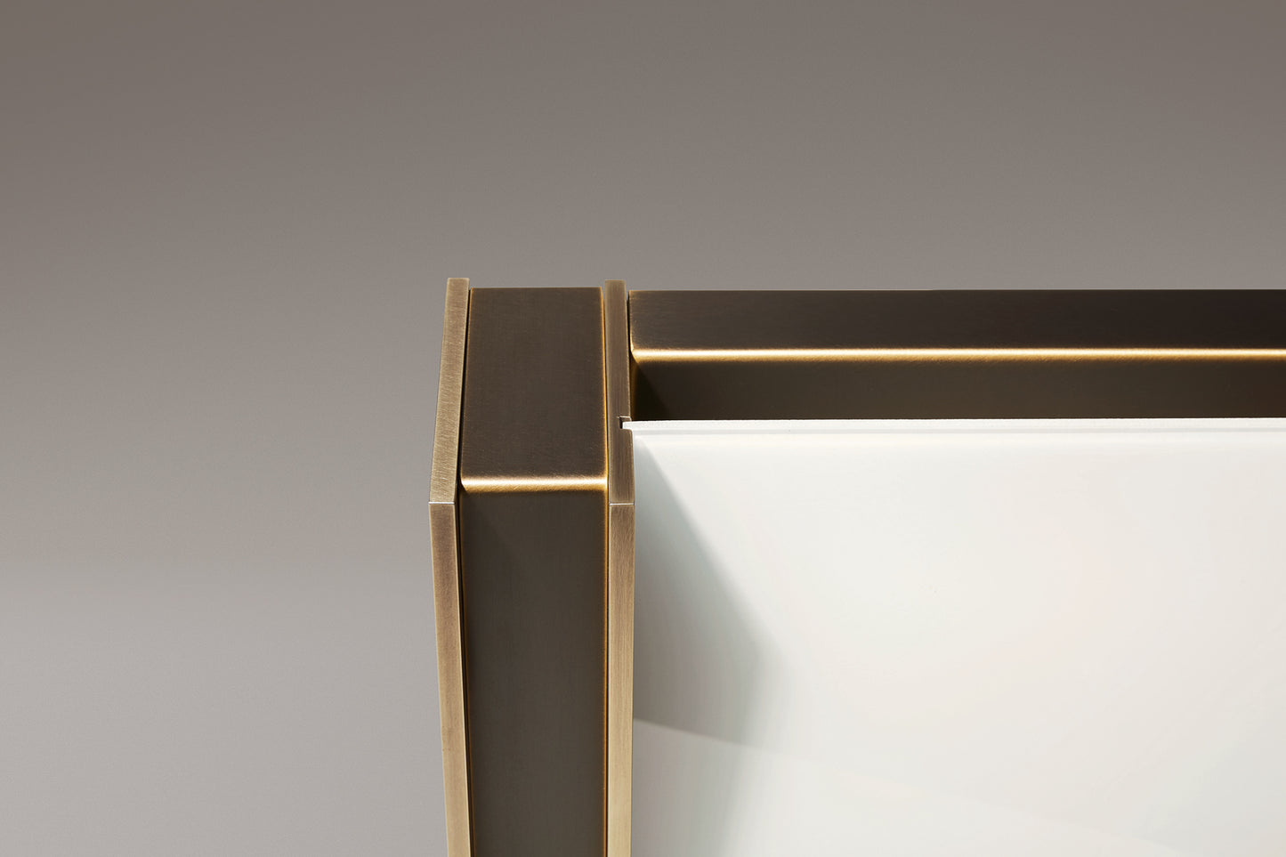 VENICEM | GLAM LIGHT | $5,210.00 - $6,048.00