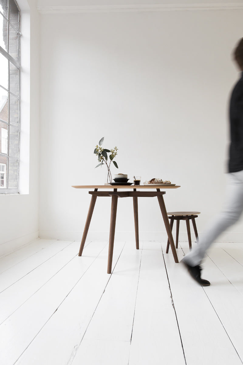 CC 41 Stool with CC table