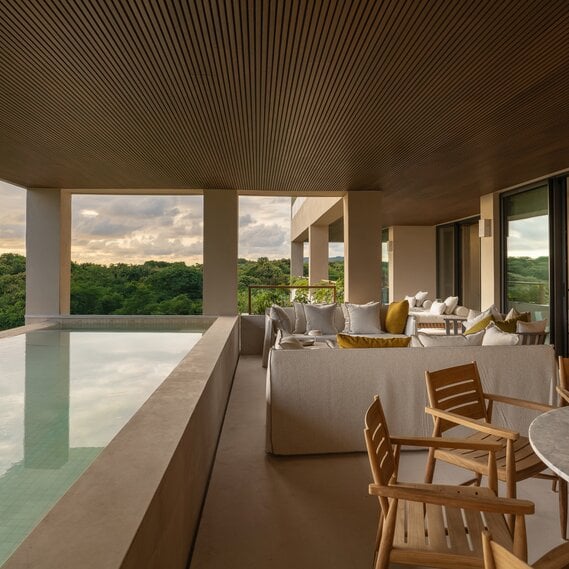 LC 45 night table by Gervasoni in situ