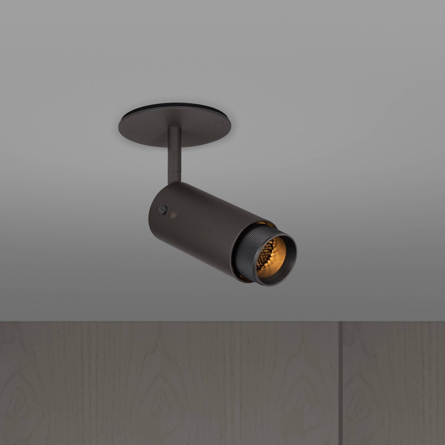 Exhaust Spot Cross Graphite Smoked Bronze