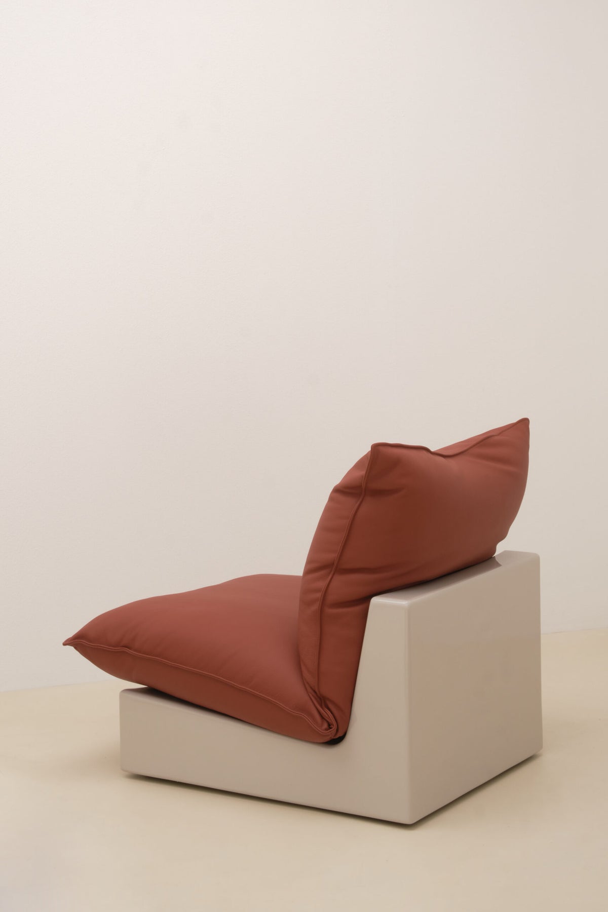 SECOLO | PLUMEA LOUNGE CHAIR