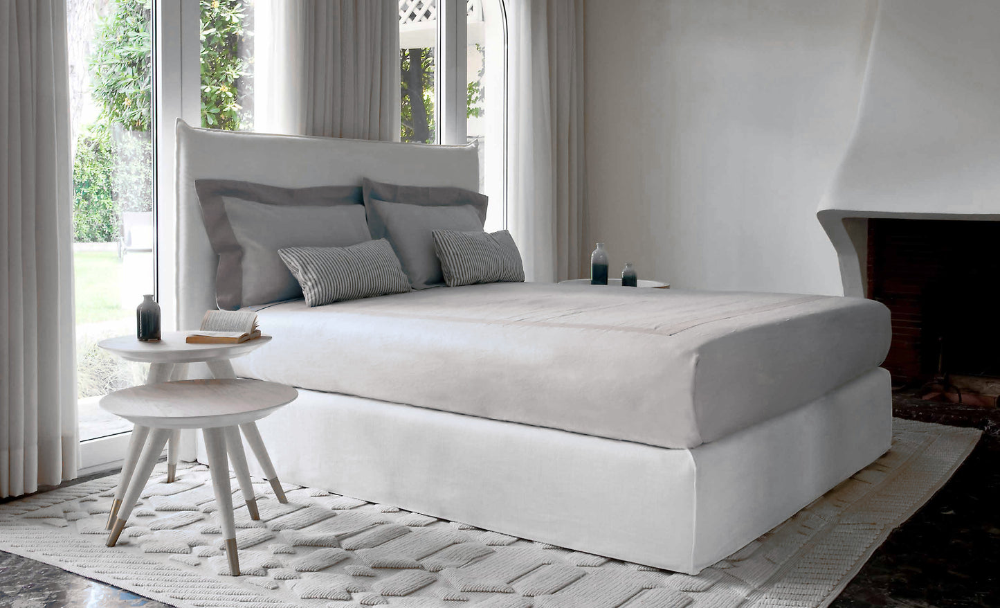 PARAGGI I Bed by Dom Edizioni $8,305