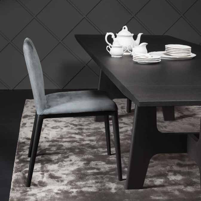 4050 ITALO | Dining Chair $2,210.00
