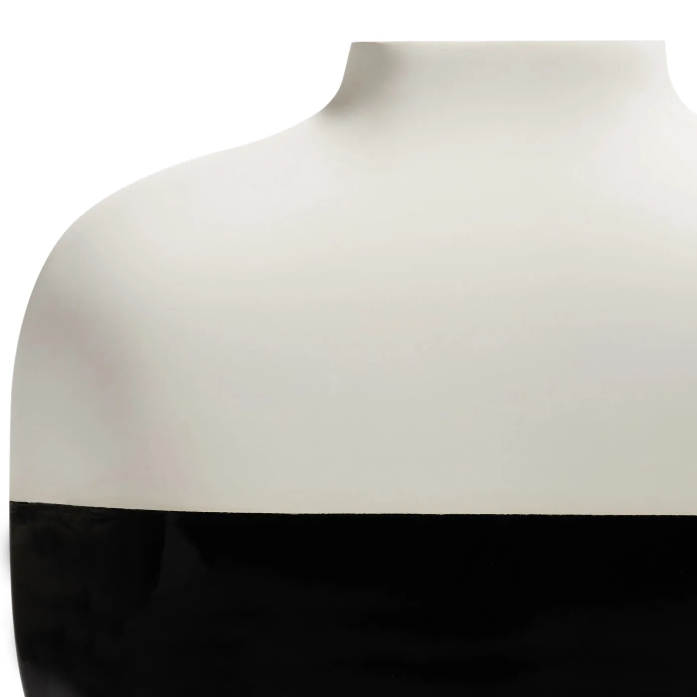 SHORT PALMA BLACK AND WHITE VASE - $895.00