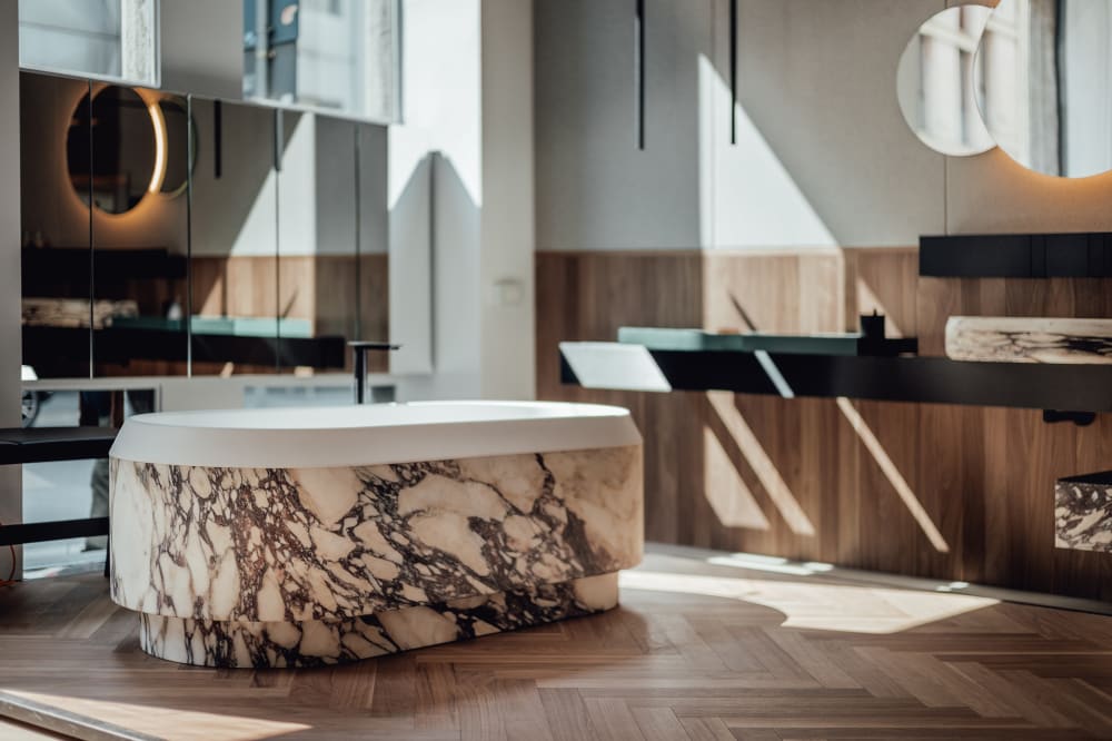 AGAPE | LARIANA BATHTUB | $12,833.00 - $14,784.00