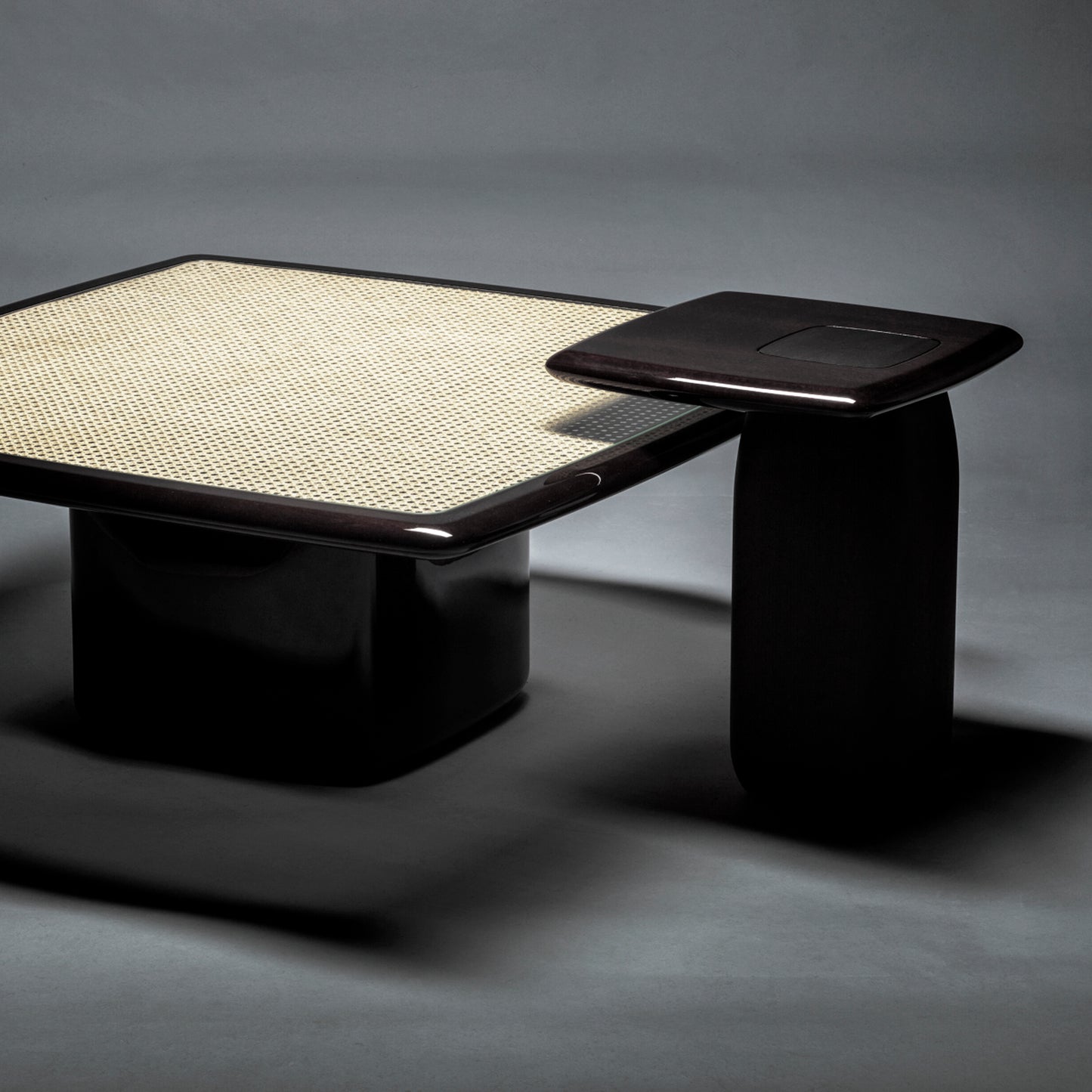 BOSSA | Side table by Duistt