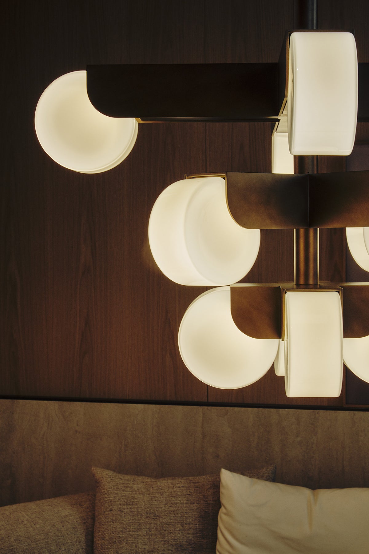 Stilla 510.12 chandelier by TOOY