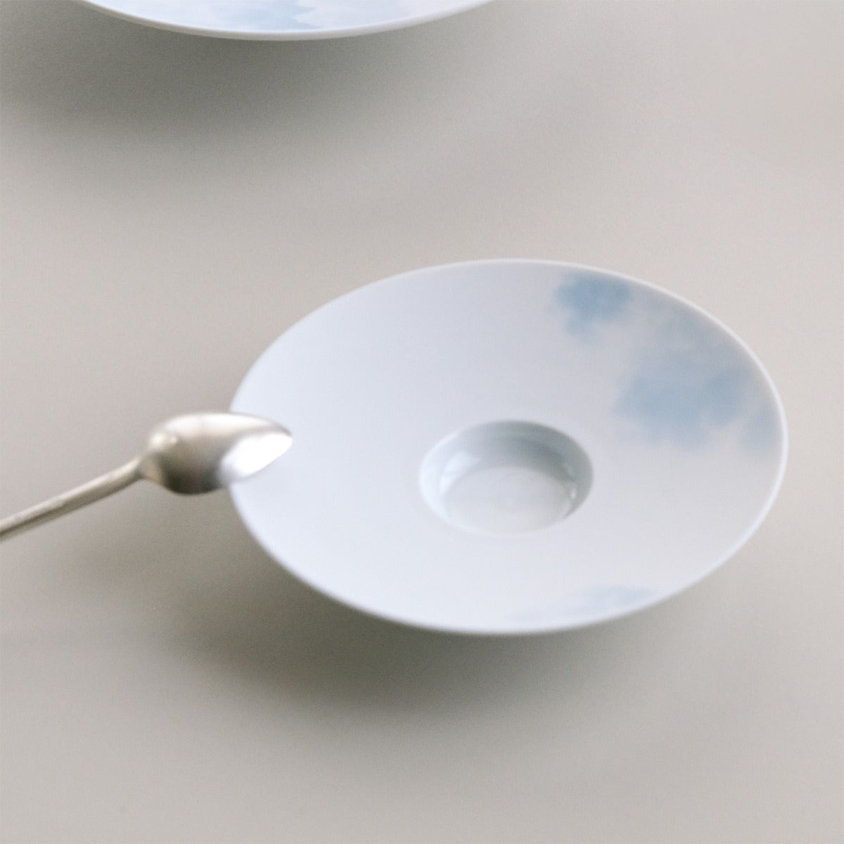 Hering Berlin Waves & Clouds Saucer