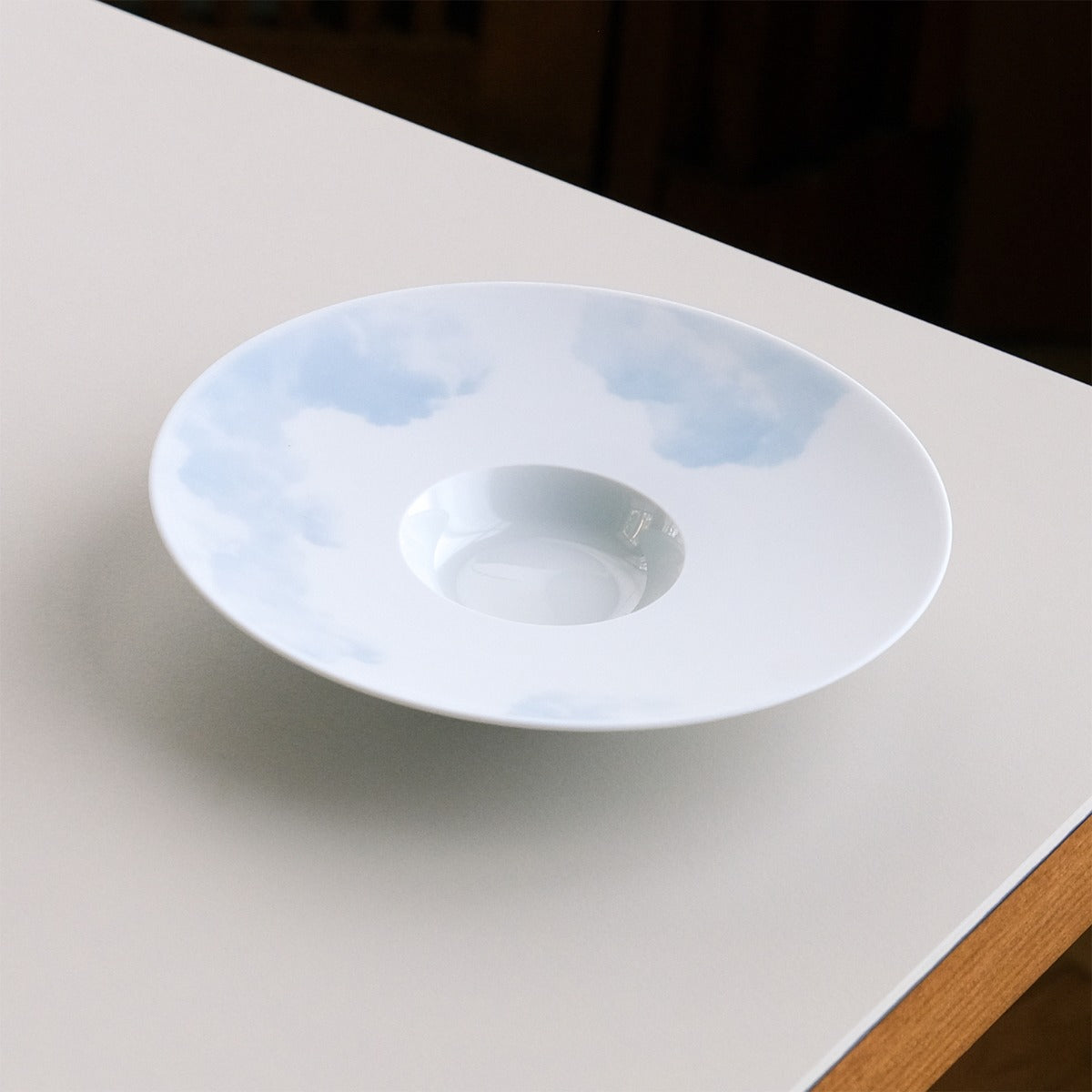 Hering Berlin Waves & Clouds Saucer