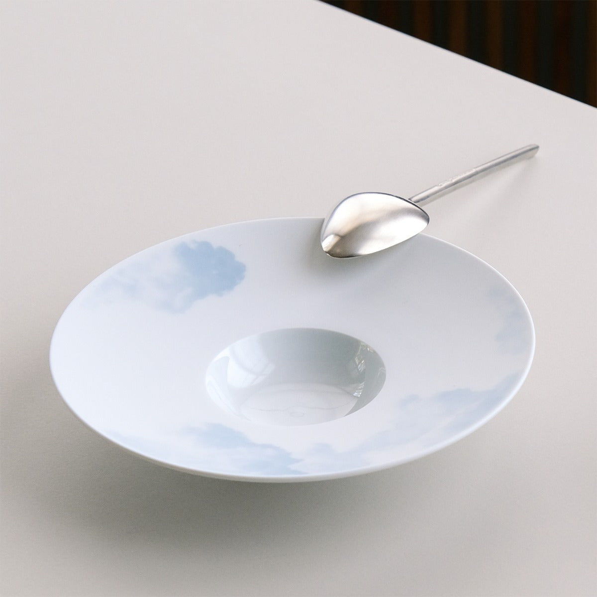 Hering Berlin Waves & Clouds Saucer