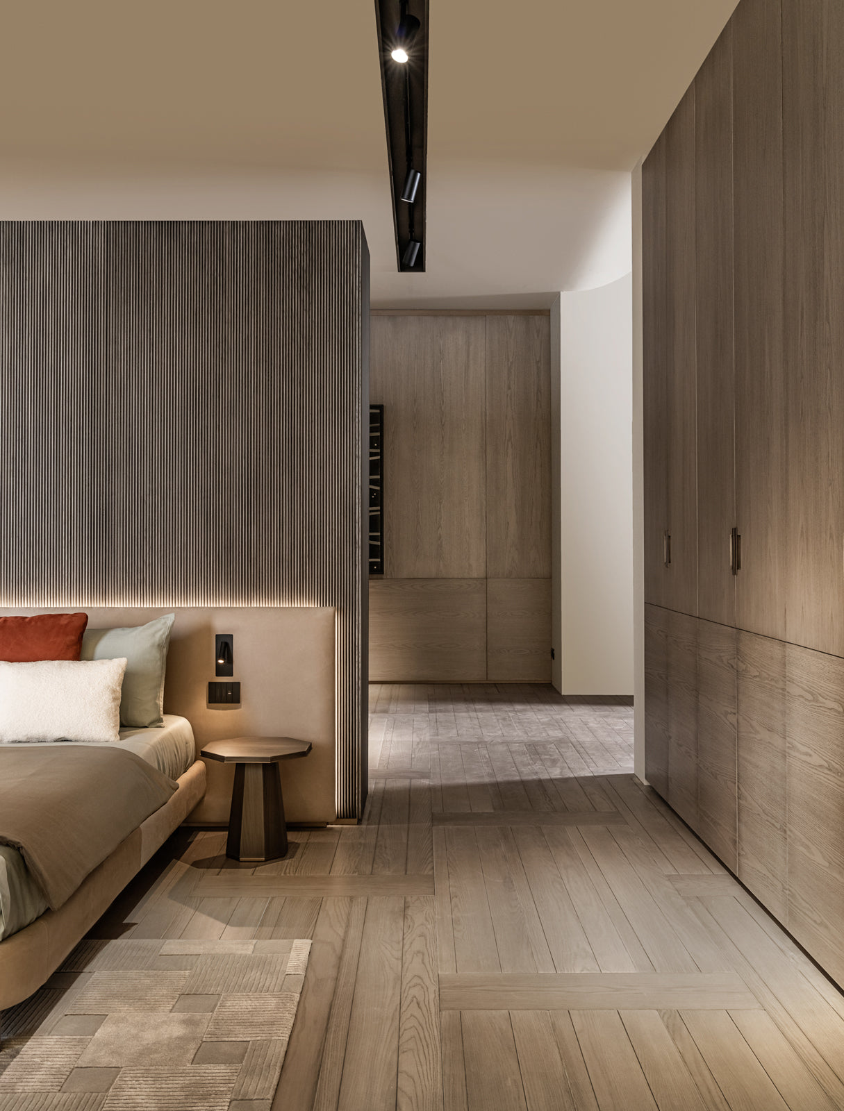 SHAKE | LINE BED | $15,830.00 - $18,278.00