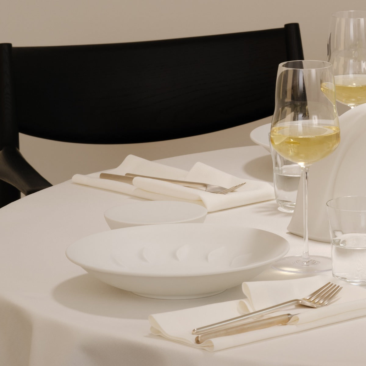 Hering Berlin Evolution Small Coupe Plate With Structure