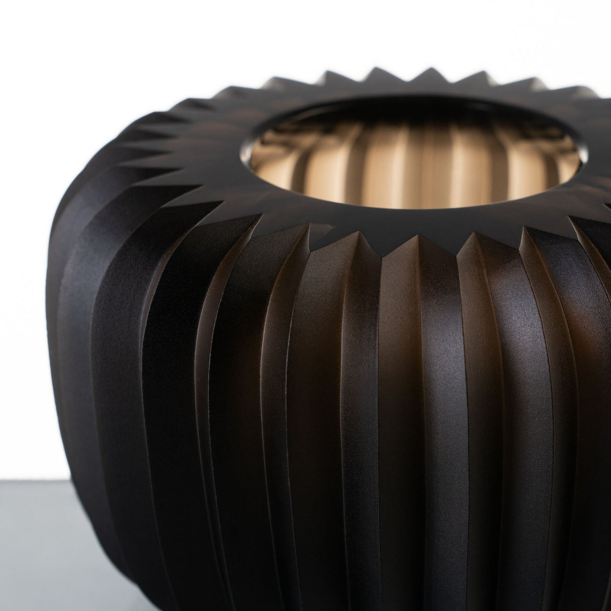 Heroine Candle Holder Vivienne S Cigar detail