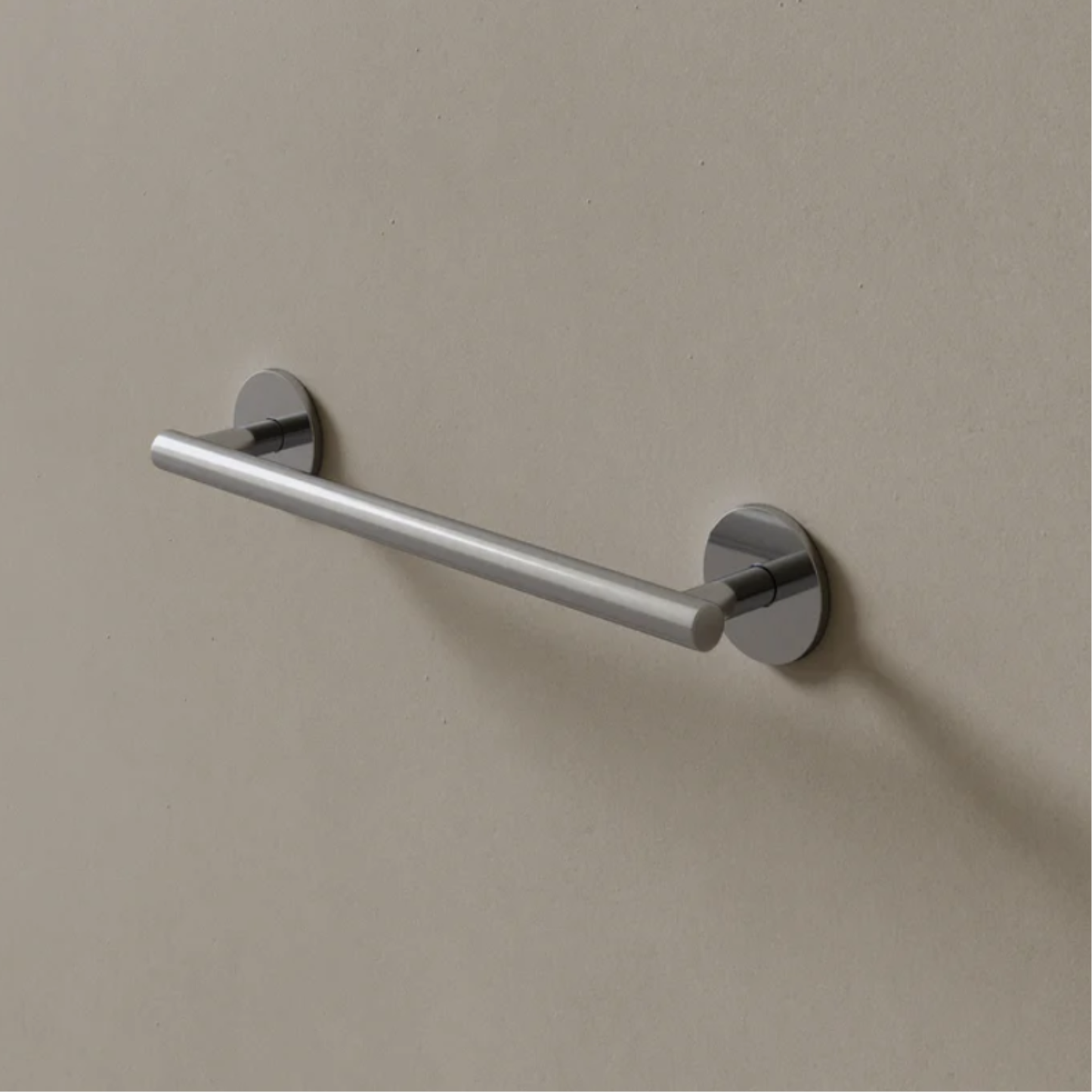 ELEMENTO BATH | 16" STRAIGHT TOWEL ROD | $309.65 - $375.96