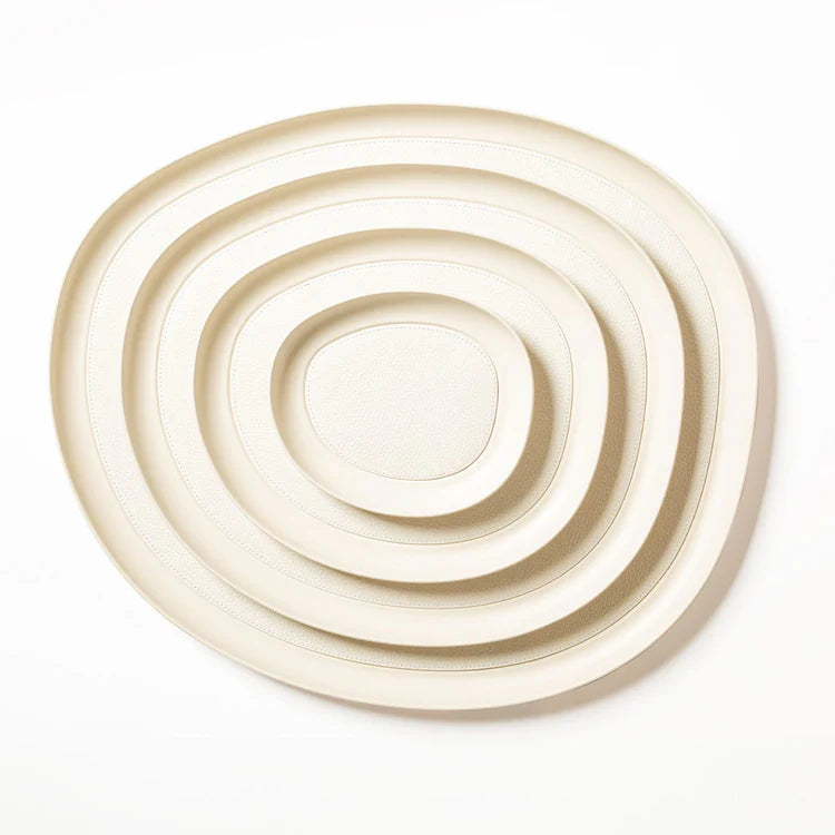 GIOBAGNARA | MARIS MEDIUM ROUND WHITE TRAY BY KELLY WEARSTLER | $515.00