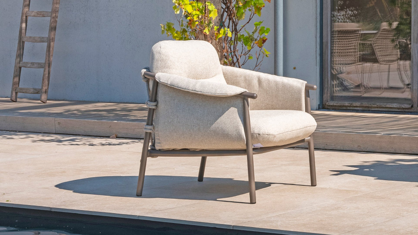 4 SEASONS OUTDOOR | EZRA LIVING CHAIR | $1,863.00