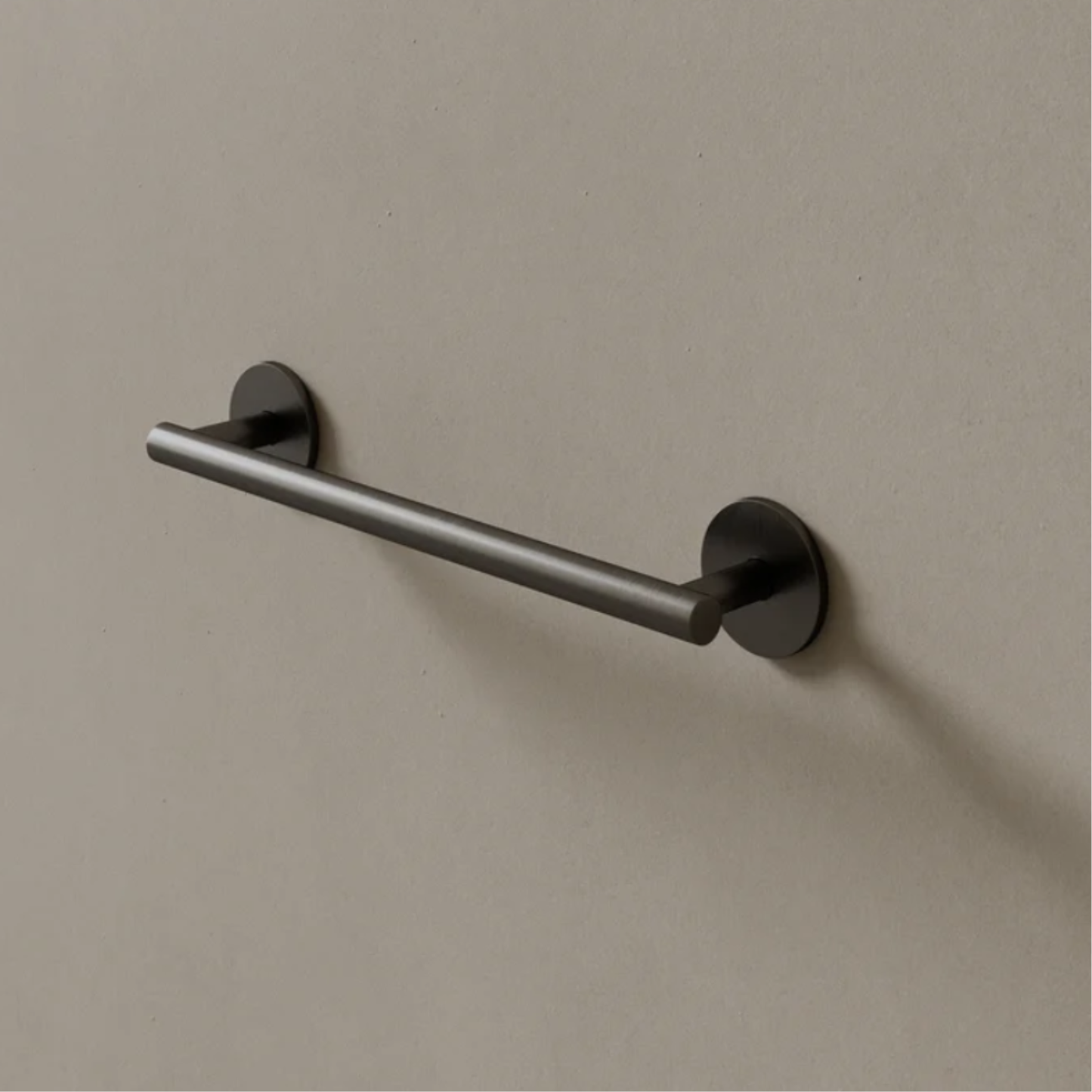 ELEMENTO BATH | 16" STRAIGHT TOWEL ROD | $309.65 - $375.96