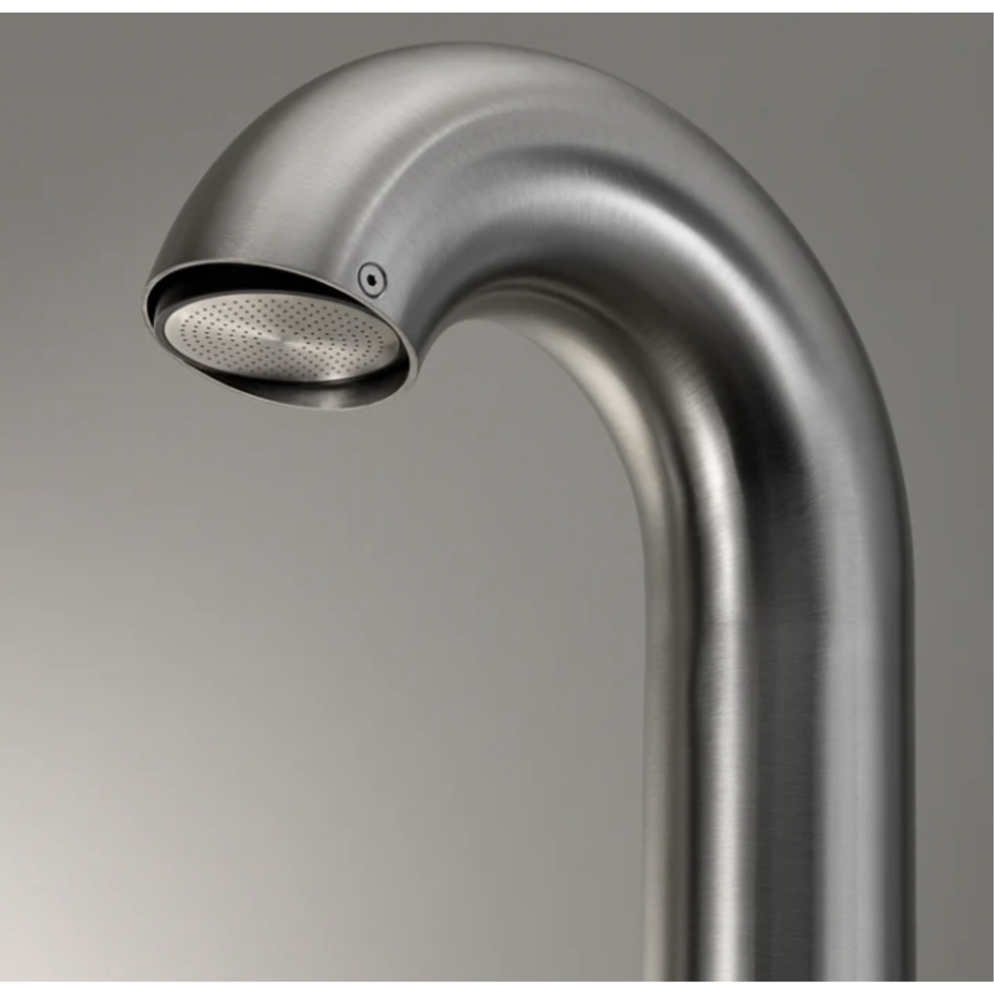 BLD05 | Free-standing outdoor shower | $6,900.00 - $7,815.00