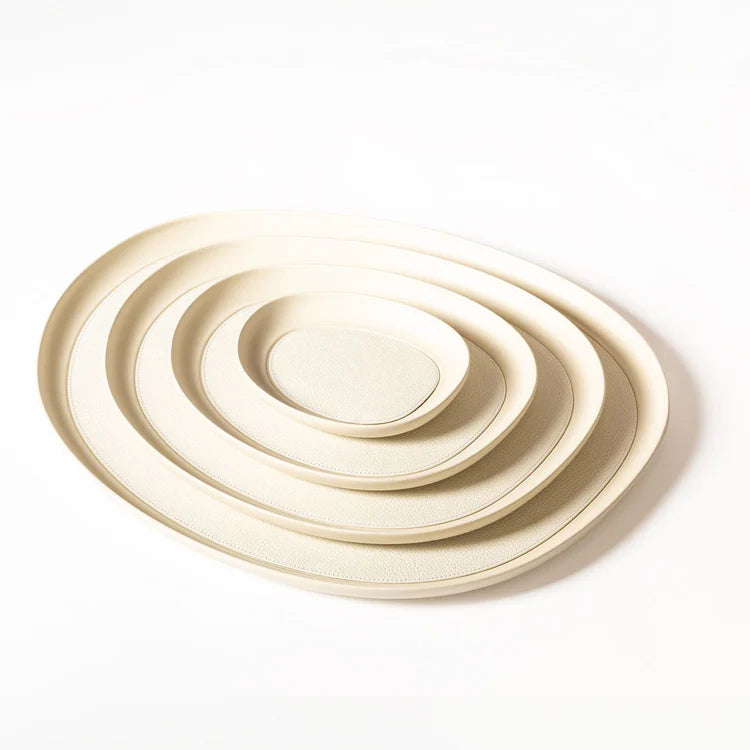 GIOBAGNARA | MARIS MEDIUM ROUND WHITE TRAY BY KELLY WEARSTLER | $515.00