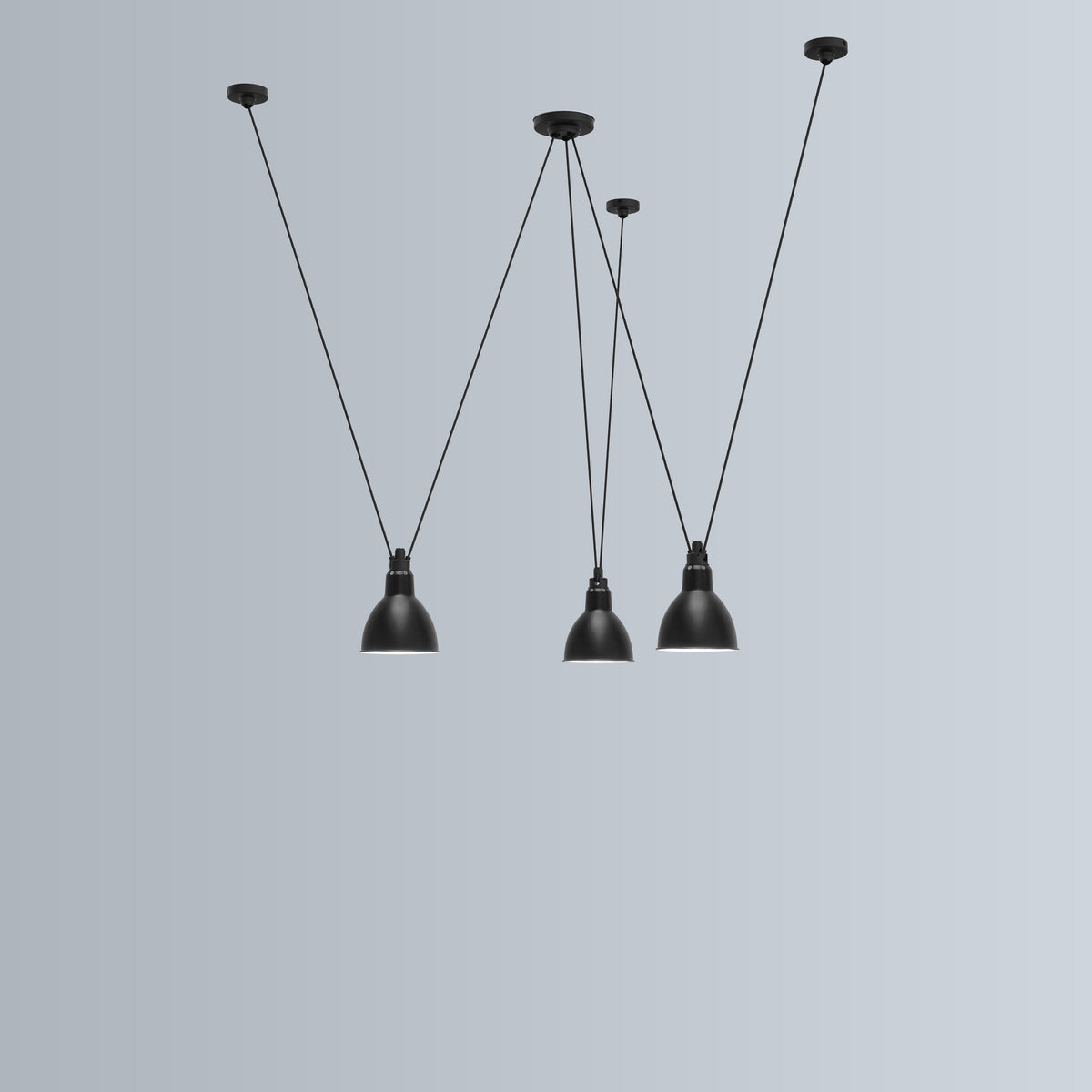 DCW Editions Acrobates De Gras N°325 - lifestyle