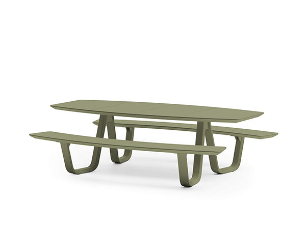 8TEEN DINING TABLE