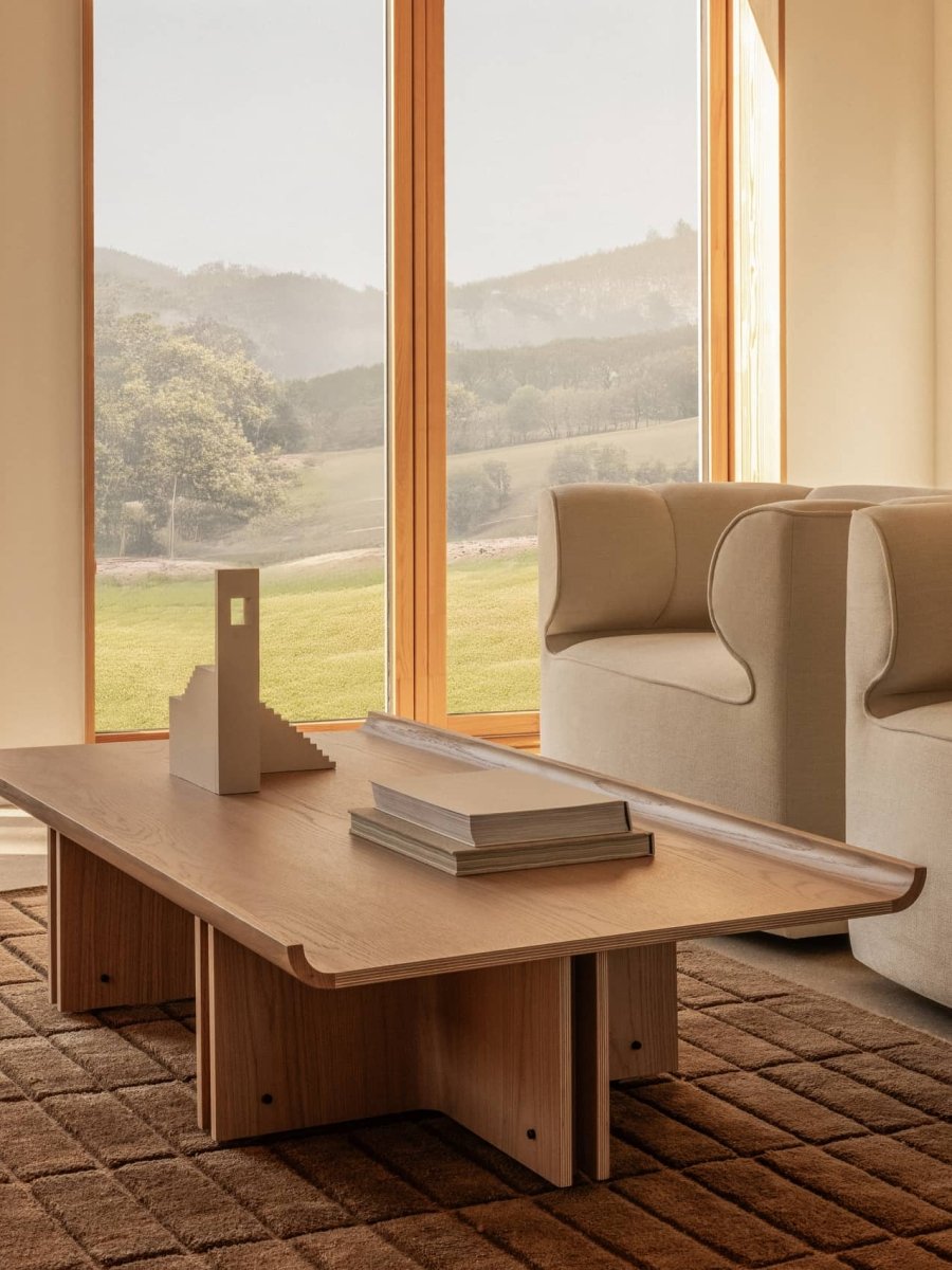 Eave Seamline Lounge Chair