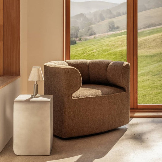 Eave Seamline Lounge Chair