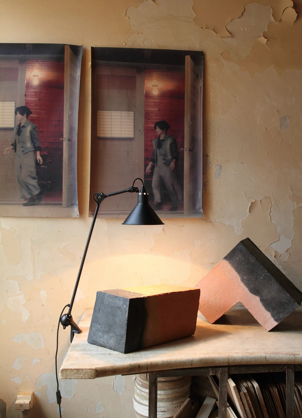 Lampe Gras N°201 clamp lamp angle view
