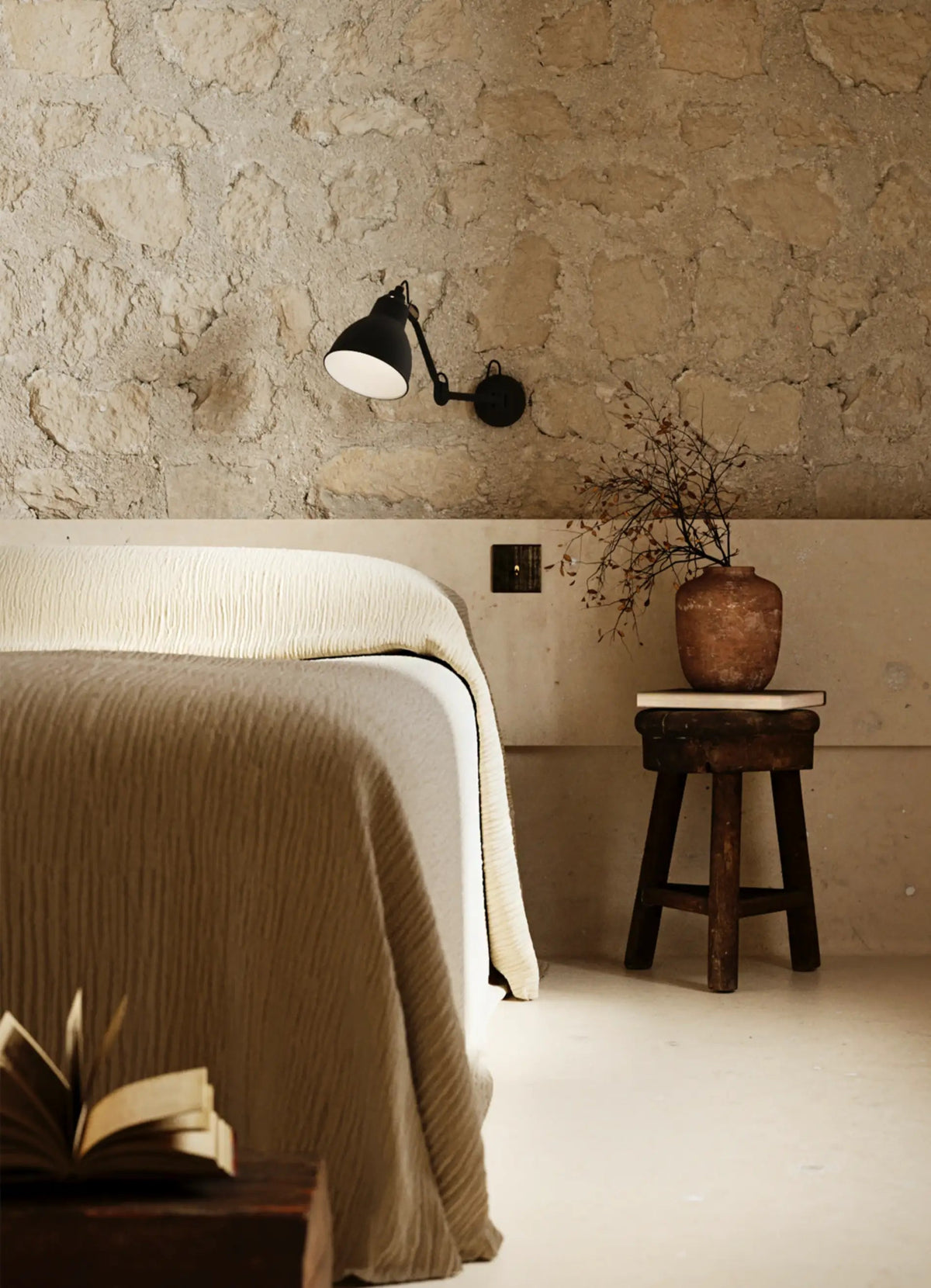 Lampe Gras N°204 wall sconce angle view